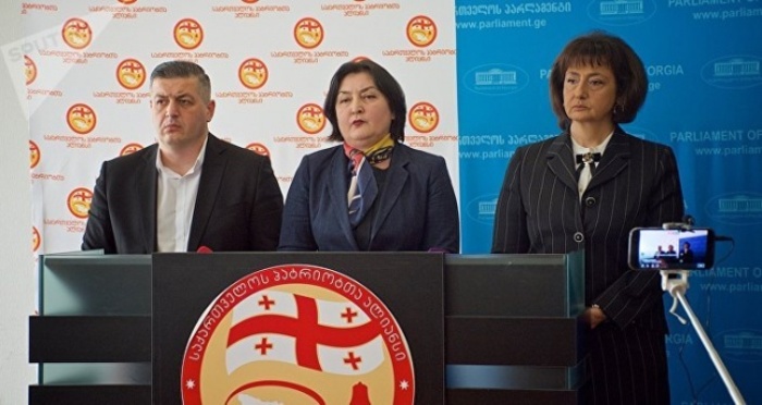 Georgische Abgeordnete besuchen Russland