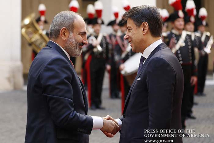 Pashinyan discussing investment opportunities during his visit to Italy