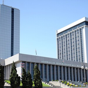 Azerbaijan ruling party puts forth the initiative to dissolve the parliament