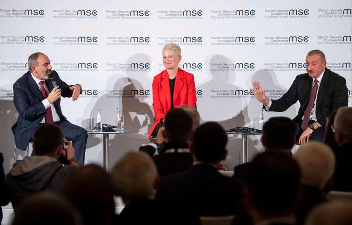 Alijew und Paschinjan auf der Münchner Sicherheitskonferenz: Zumindest haben sie gelacht