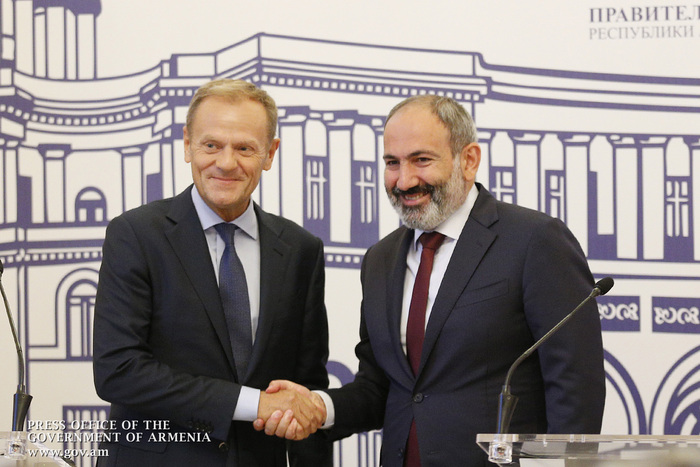 Pashinyan meets with EU officials in Brussels