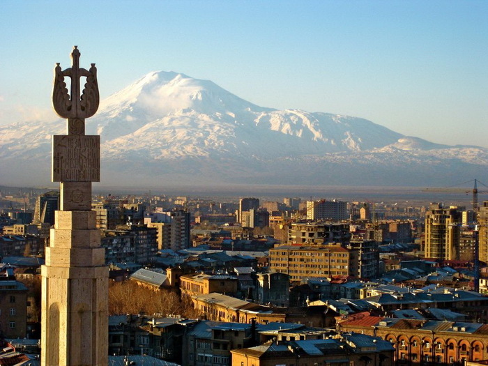 Armenia prolongs state of emergency