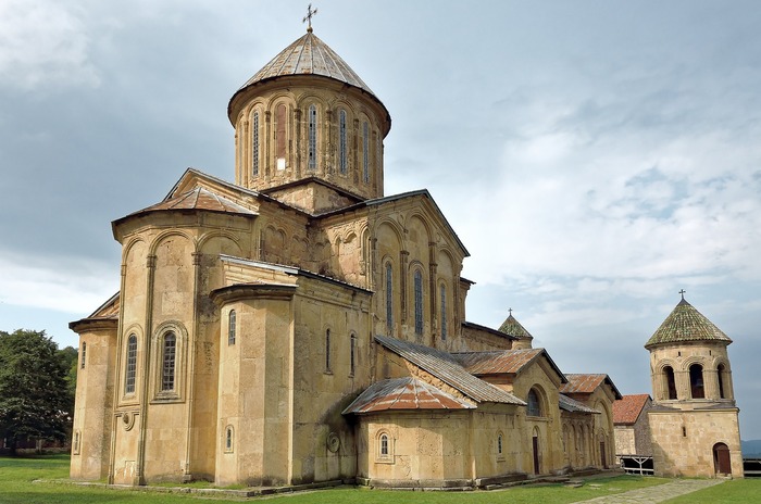 Ostern in Georgien: Kirche setzt sich durch