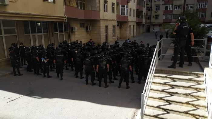 Zusammenstoß zwischen Polizei und Zivilisten während des Lockdowns in Aserbaidschan