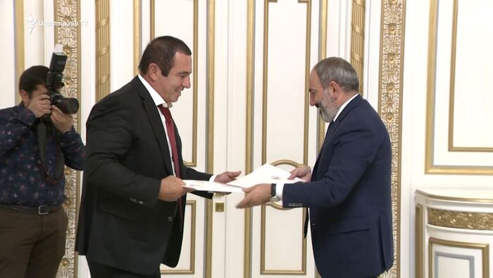 Open confrontation between Pashinyan and opposition parties over Covid-19 situation