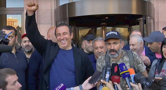 Pashinyan proposes to ban “Prosperous Armenia” amidst international reactions to Tsarukyan’s prosecution