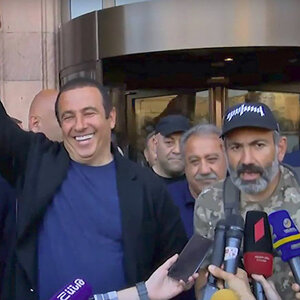 Pashinyan proposes to ban “Prosperous Armenia” amidst international reactions to Tsarukyan’s prosecution