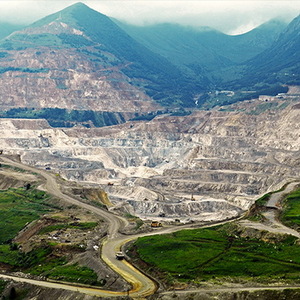 Tensions between civil activist and police near Amulsar gold mine