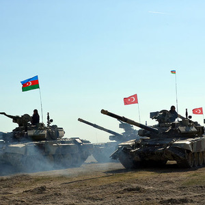 Aserbaidschan und die Türkei führen militärische Übungen in Nachitschewan durch