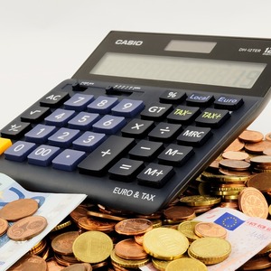 Azerbaijan presents draft budget for 2021