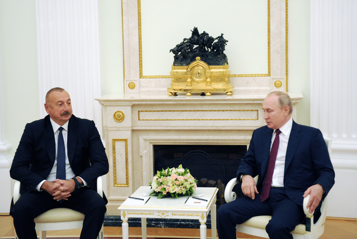 Putin meets Aliyev in Moscow