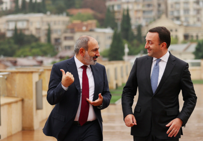 Georgische und armenische Ministerpräsidenten versprechen Ausbau der Zusammenarbeit