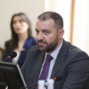 Armeniens Wirtschaftsminister zu Inflation und Beziehungen zu Russland