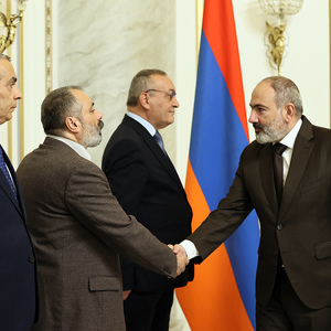 Differenzen zwischen Eriwan und Stepanakert in Frage des Friedensabkommens mit Aserbaidschan