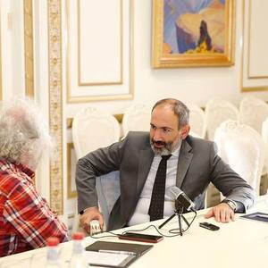 Paschinjan im Interview mit „Echo Moskwy“